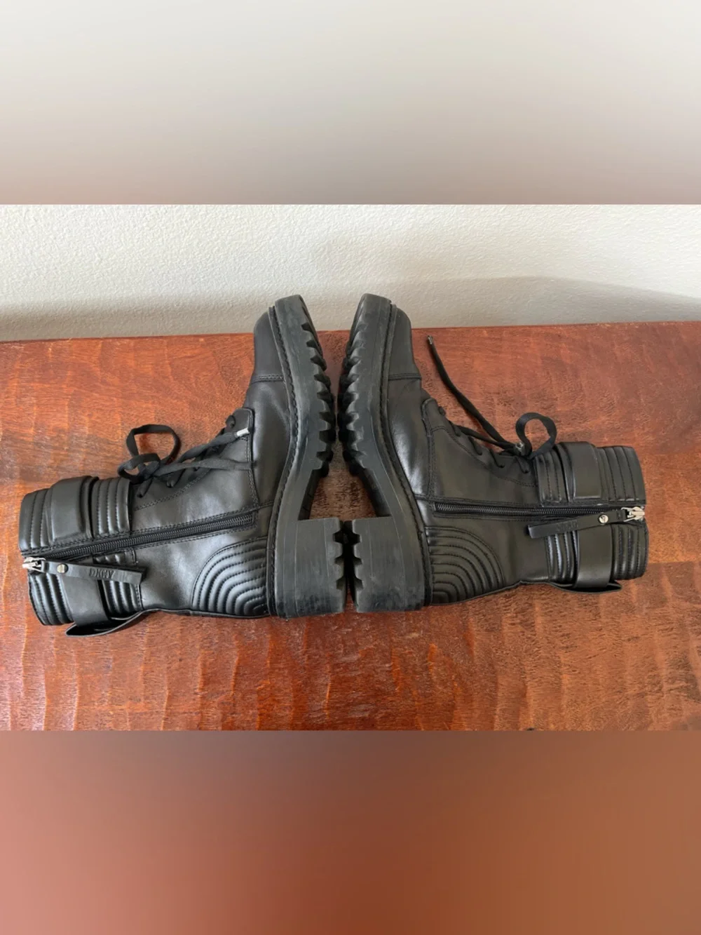 DKNY Basia Combat Boot Black Lug Grunge Goth Biker Alternative Sz 8